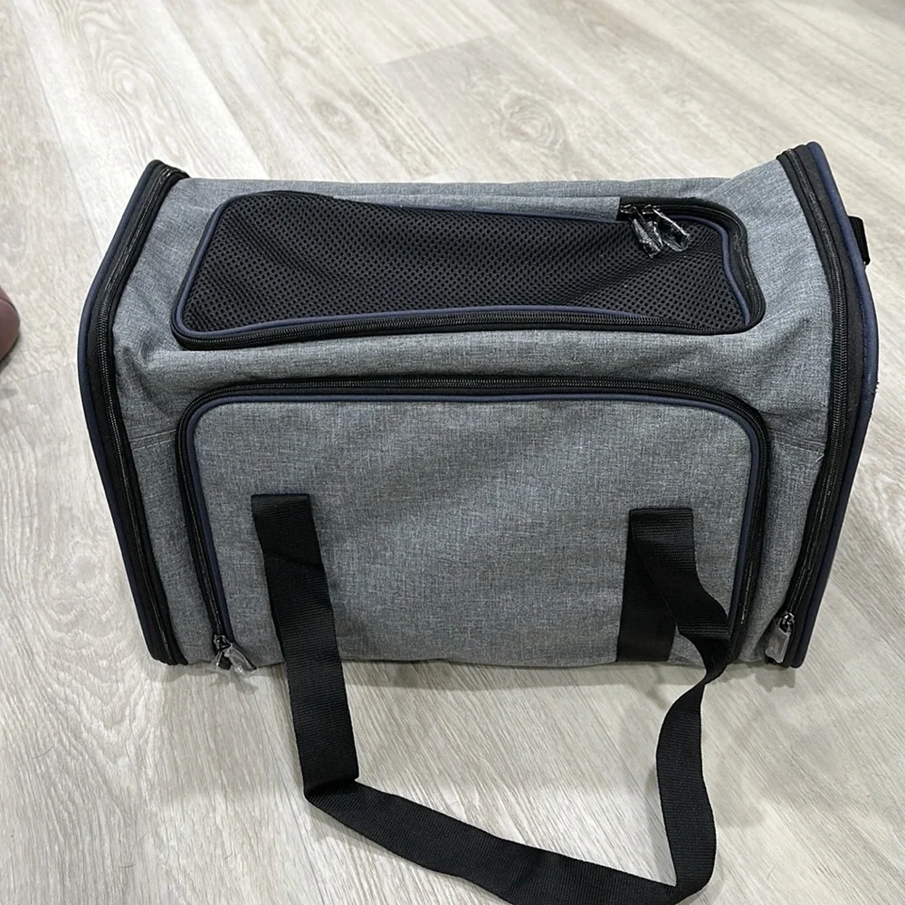 Size large pet carrier
